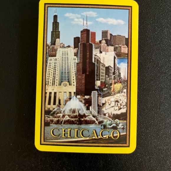 A view of Downtown Chicago Souvenir Playing Cards in Original Tuck Box, Like New - Picture 4 of 10